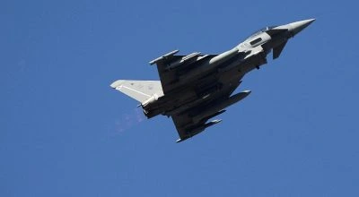 Британські літаки піднімали в небо через удар РФ по Україні, - Politico
