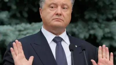 Порошенко "відзначив" День захисників майже мільярдними доходами від закордонних активів та продажу золота